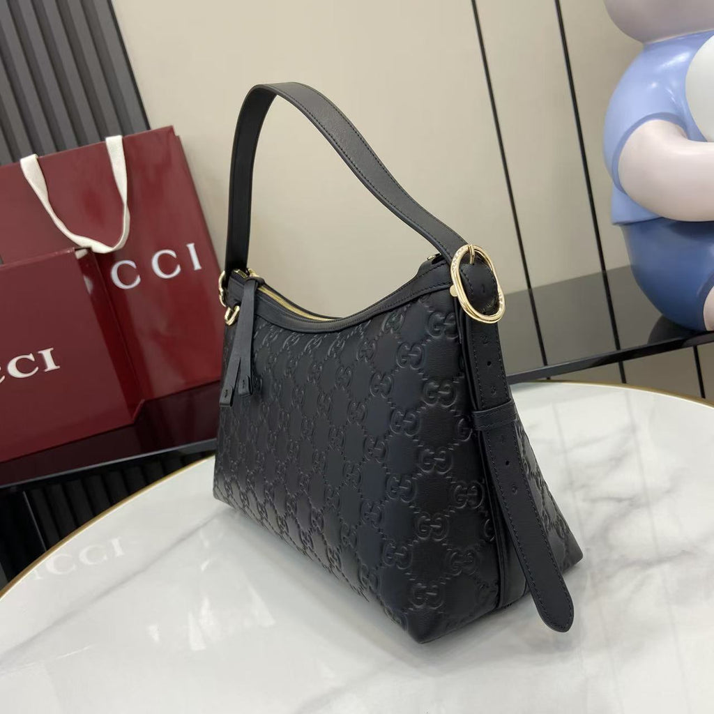 GG Emblem Leather Shoulder Bag