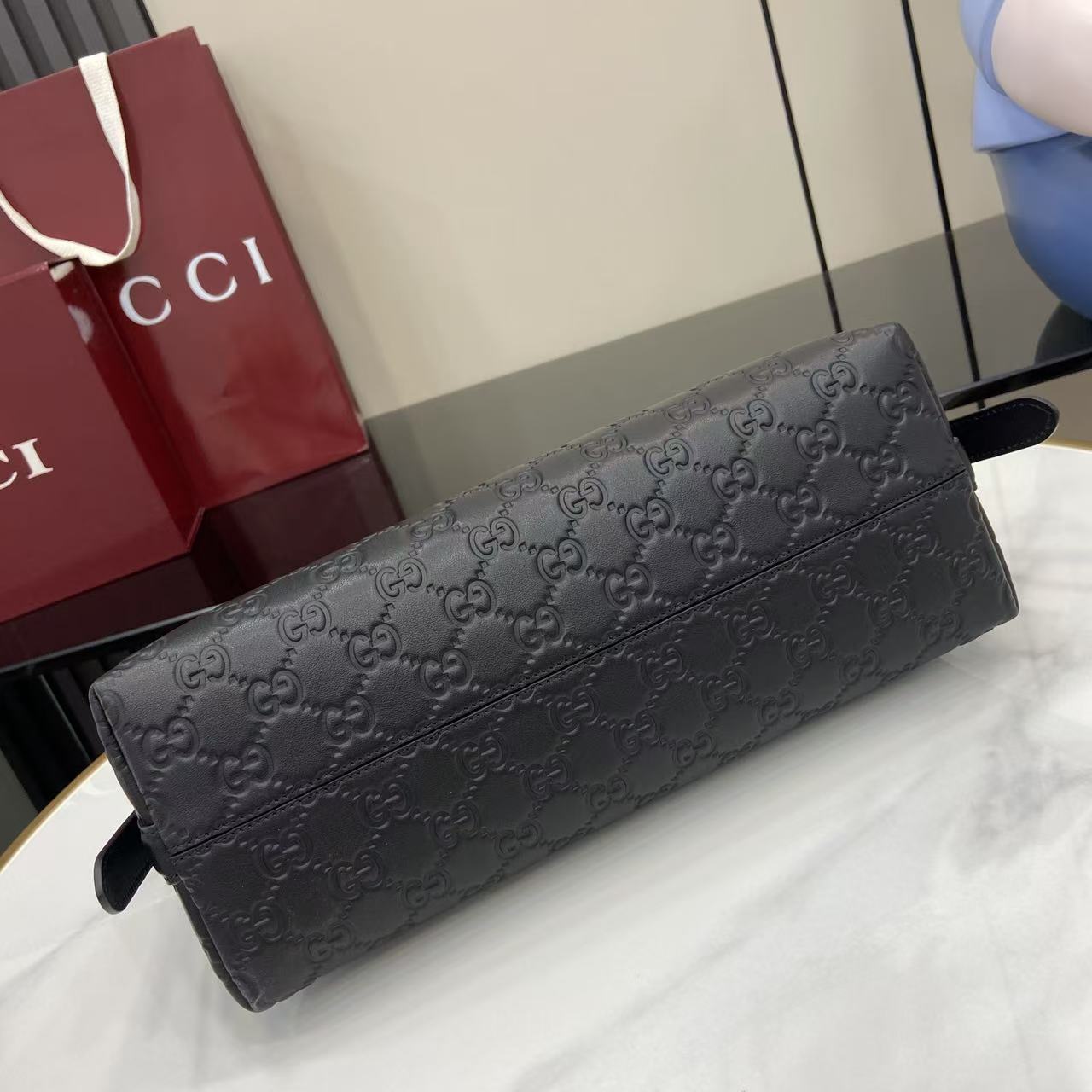 GG Emblem Leather Shoulder Bag