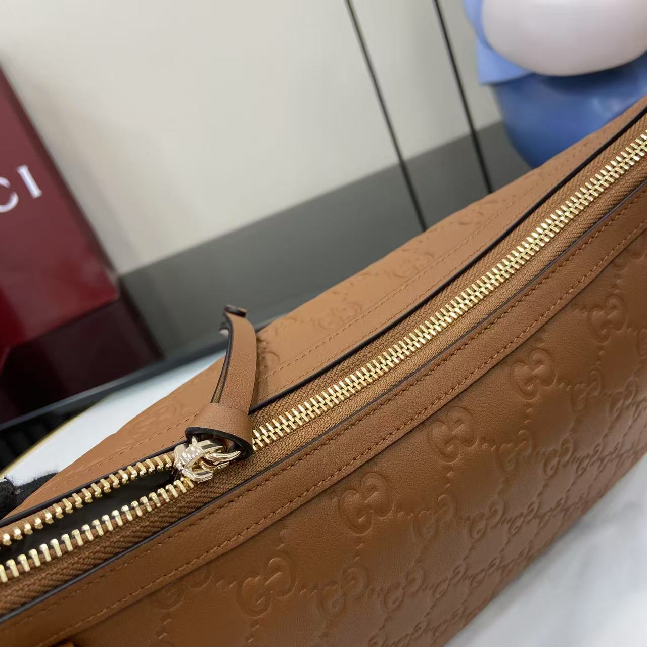 GG Emblem Leather Shoulder Bag