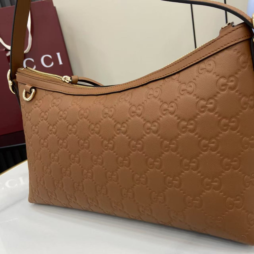 GG Emblem Leather Shoulder Bag