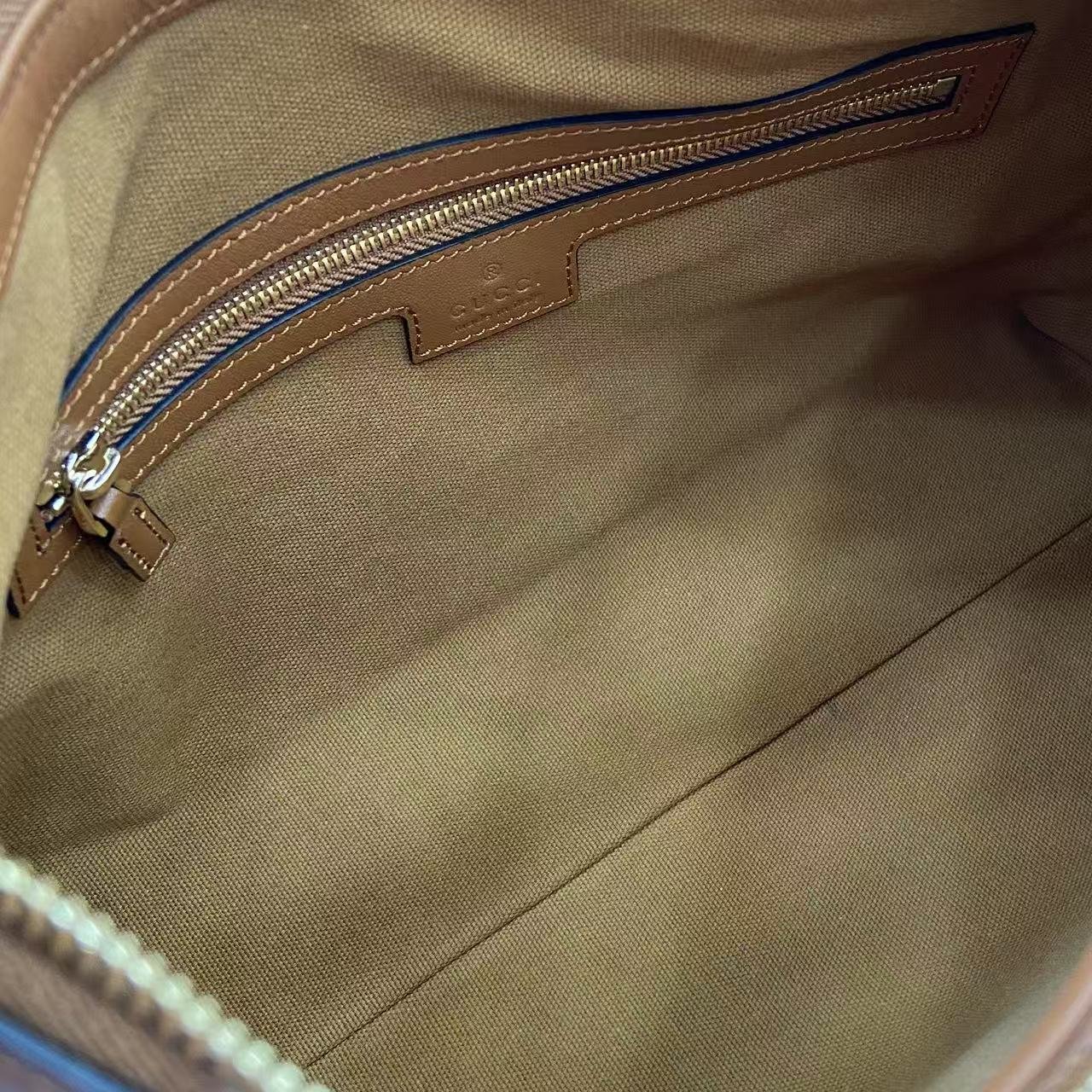 GG Emblem Leather Shoulder Bag