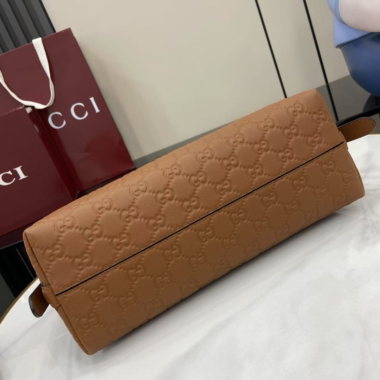 GG Emblem Leather Shoulder Bag