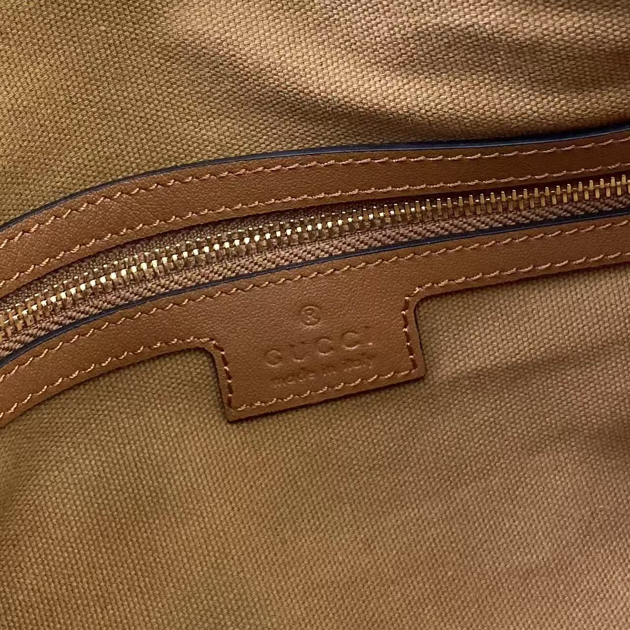 GG Emblem Leather Shoulder Bag