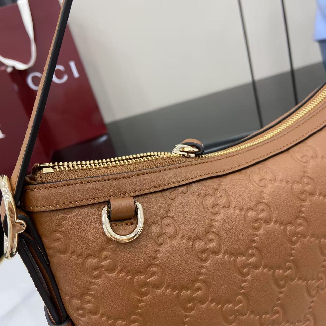 GG Emblem Leather Shoulder Bag