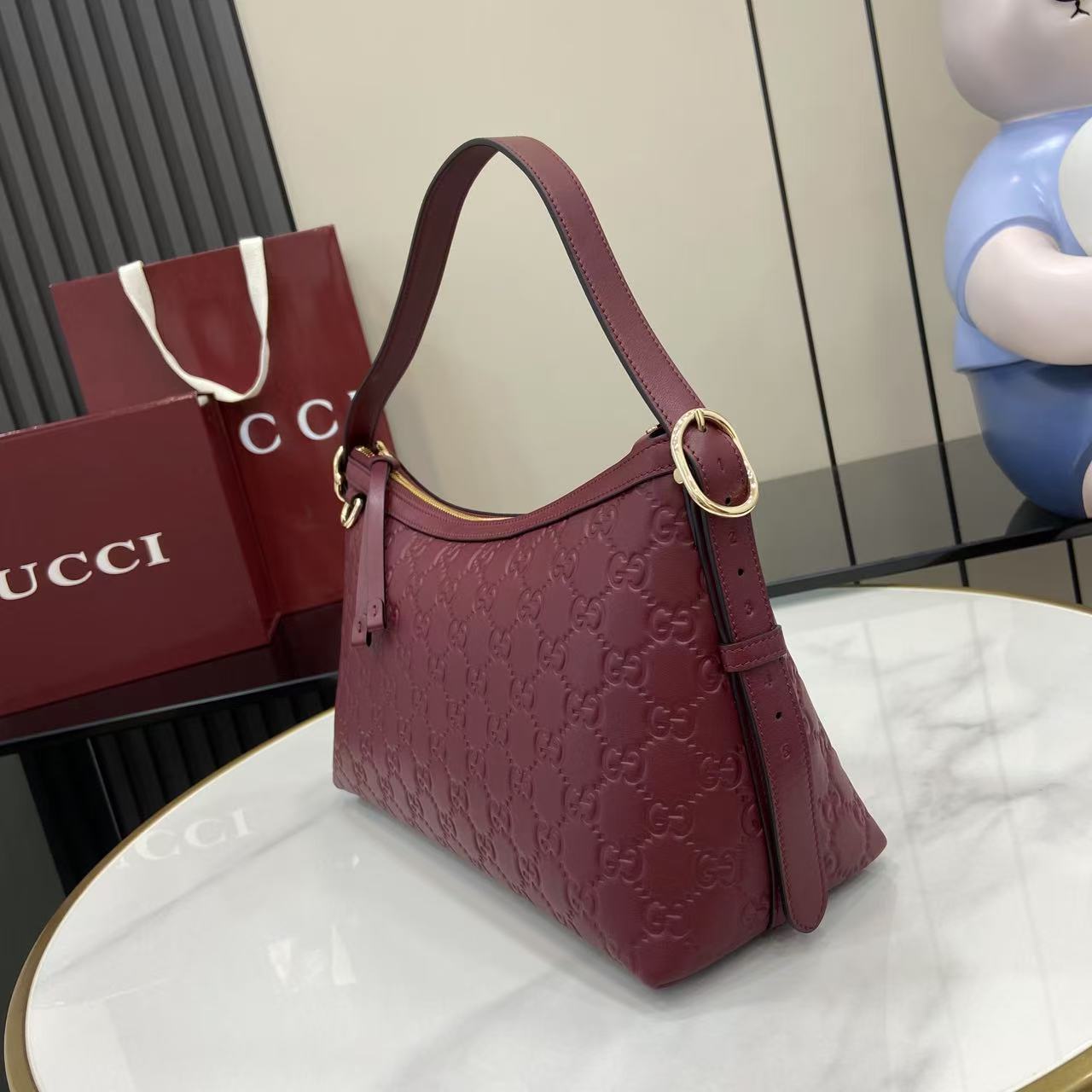 GG Emblem Leather Shoulder Bag