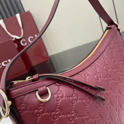 GG Emblem Leather Shoulder Bag