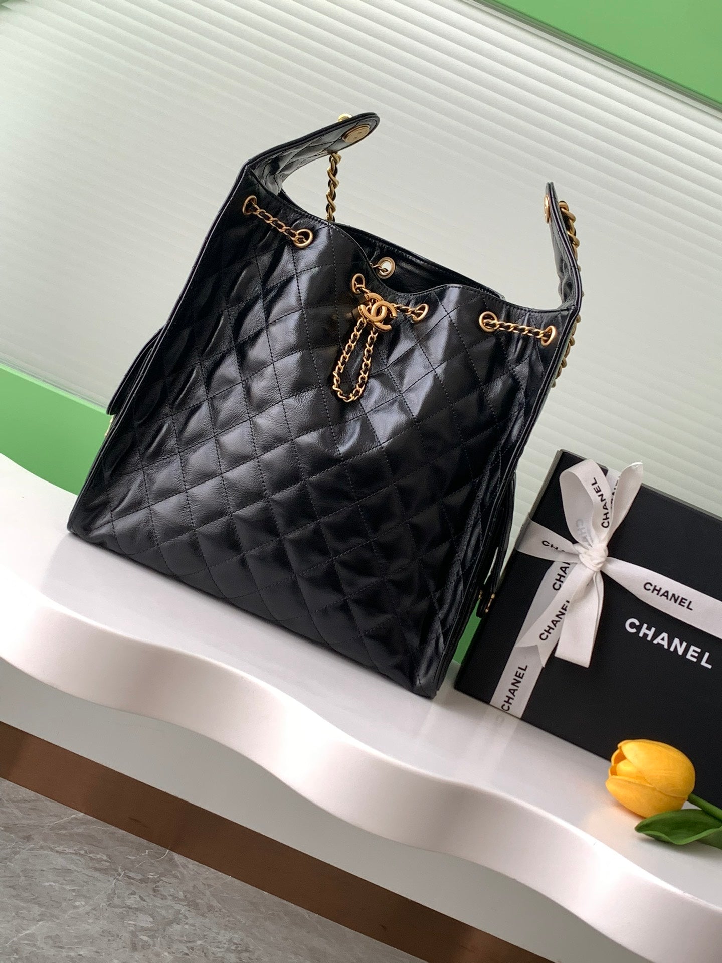 25 Large Quilted Handbag
