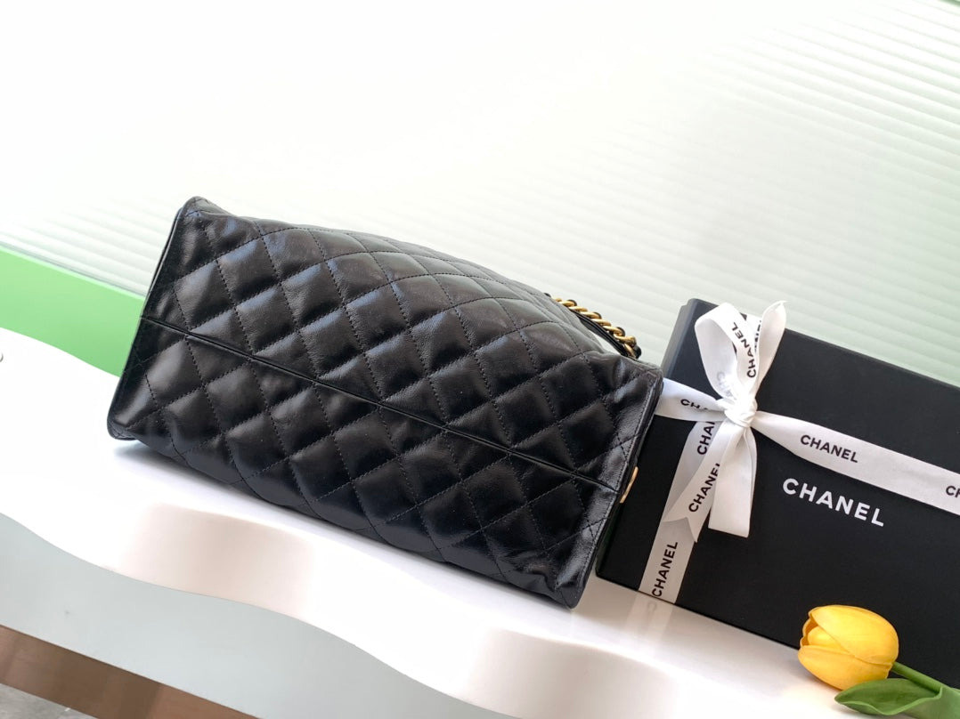 25 Large Quilted Handbag