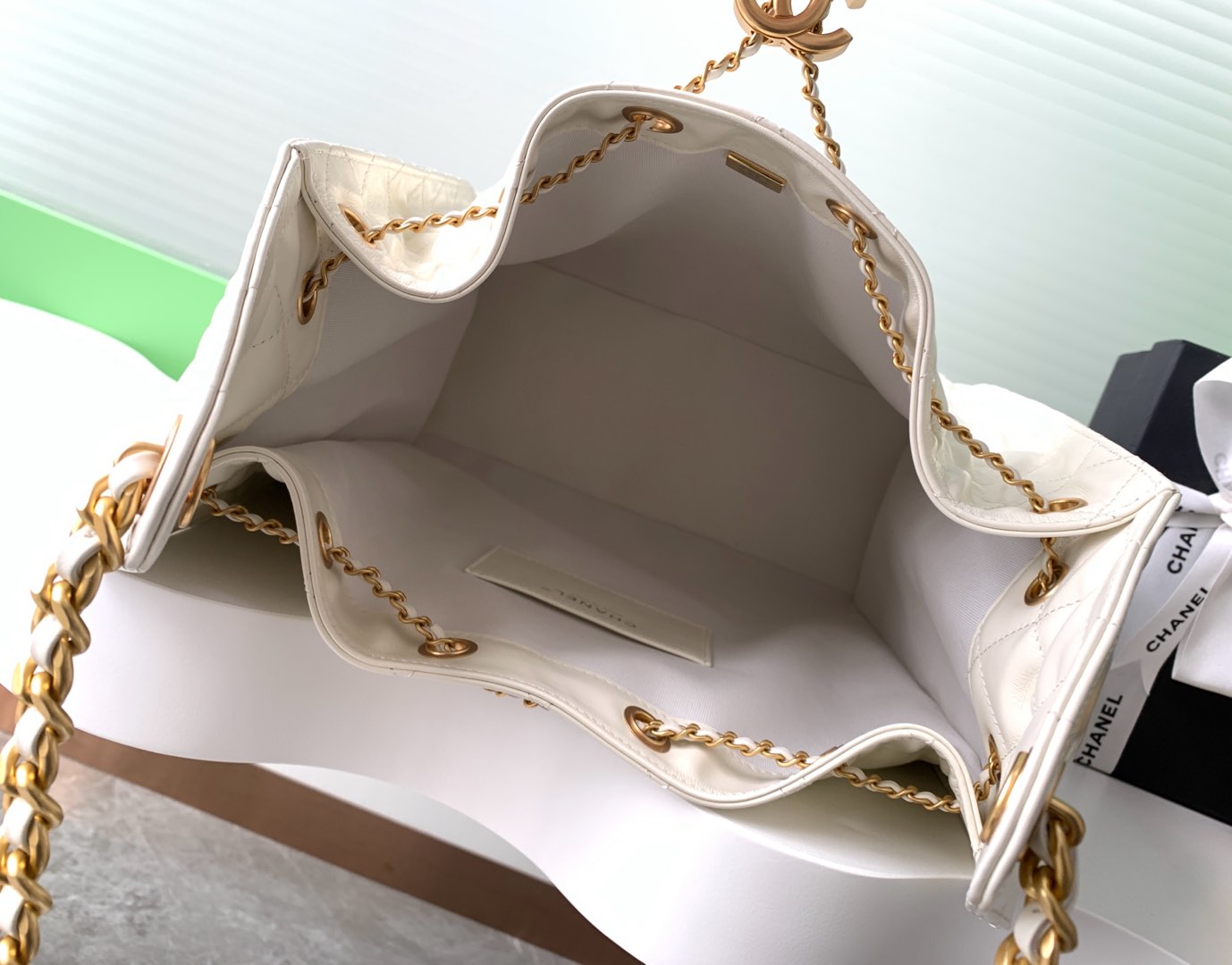 25 Large Quilted Handbag