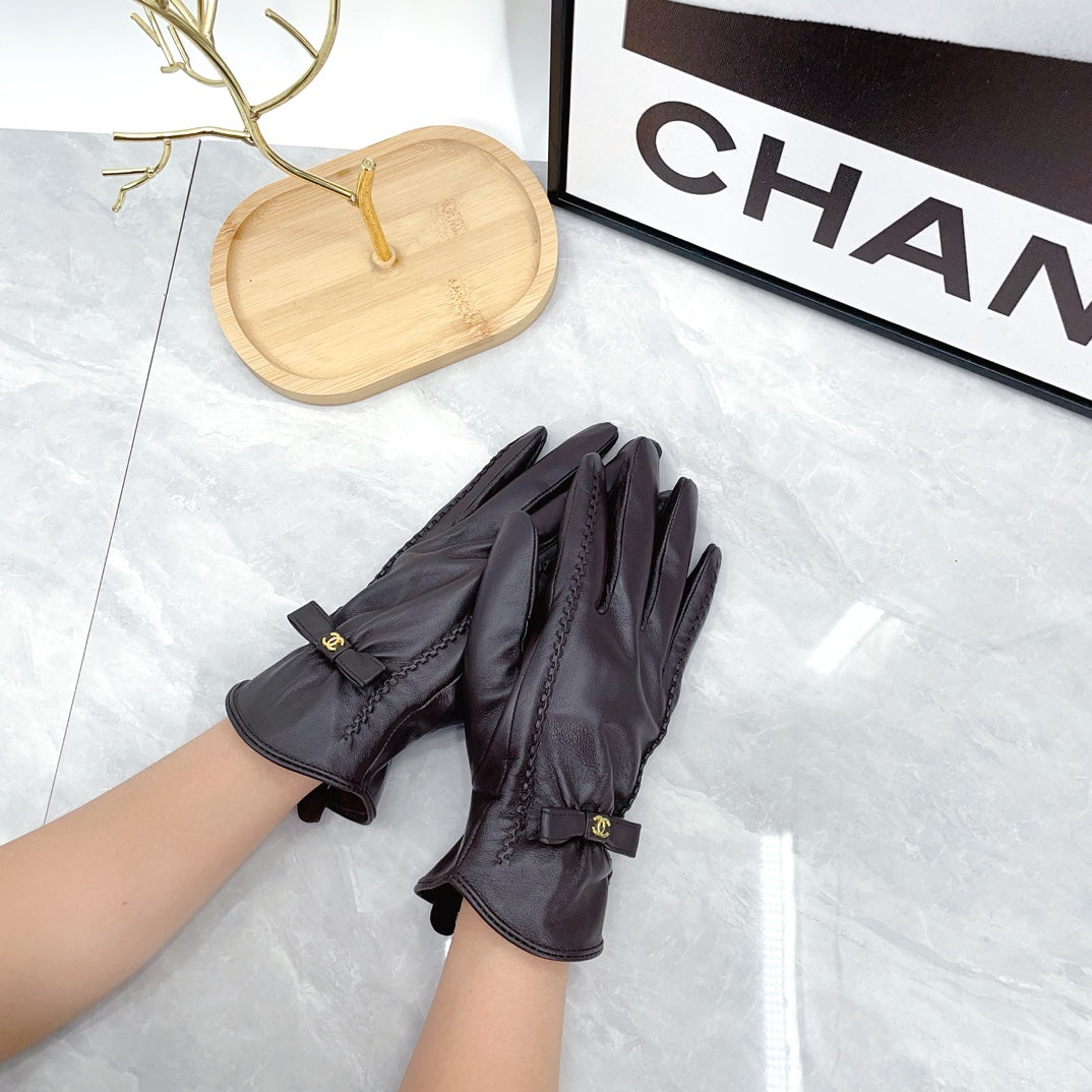 Leather Bow Detail Gloves