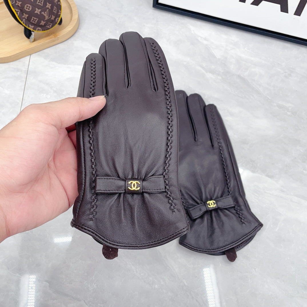 Leather Bow Detail Gloves
