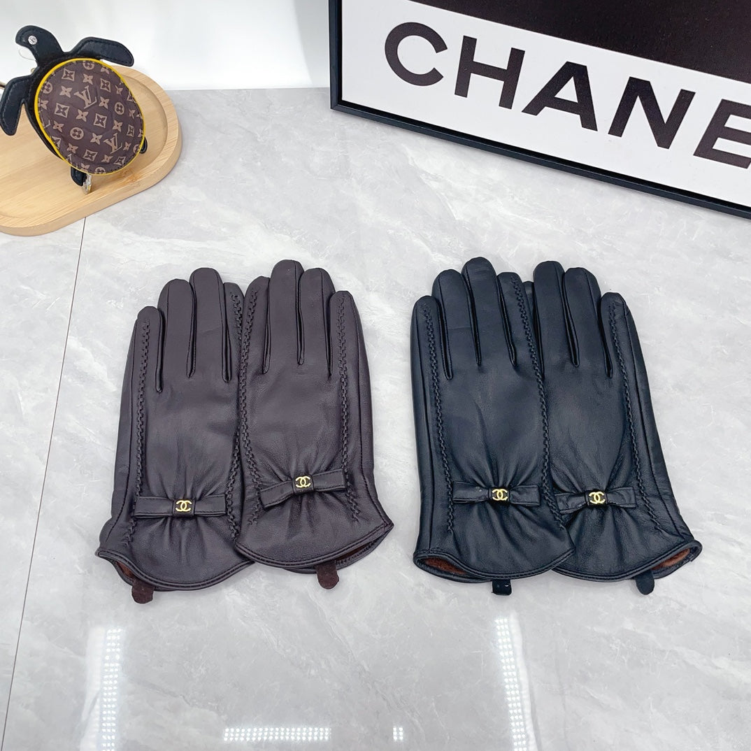 Leather Bow Detail Gloves