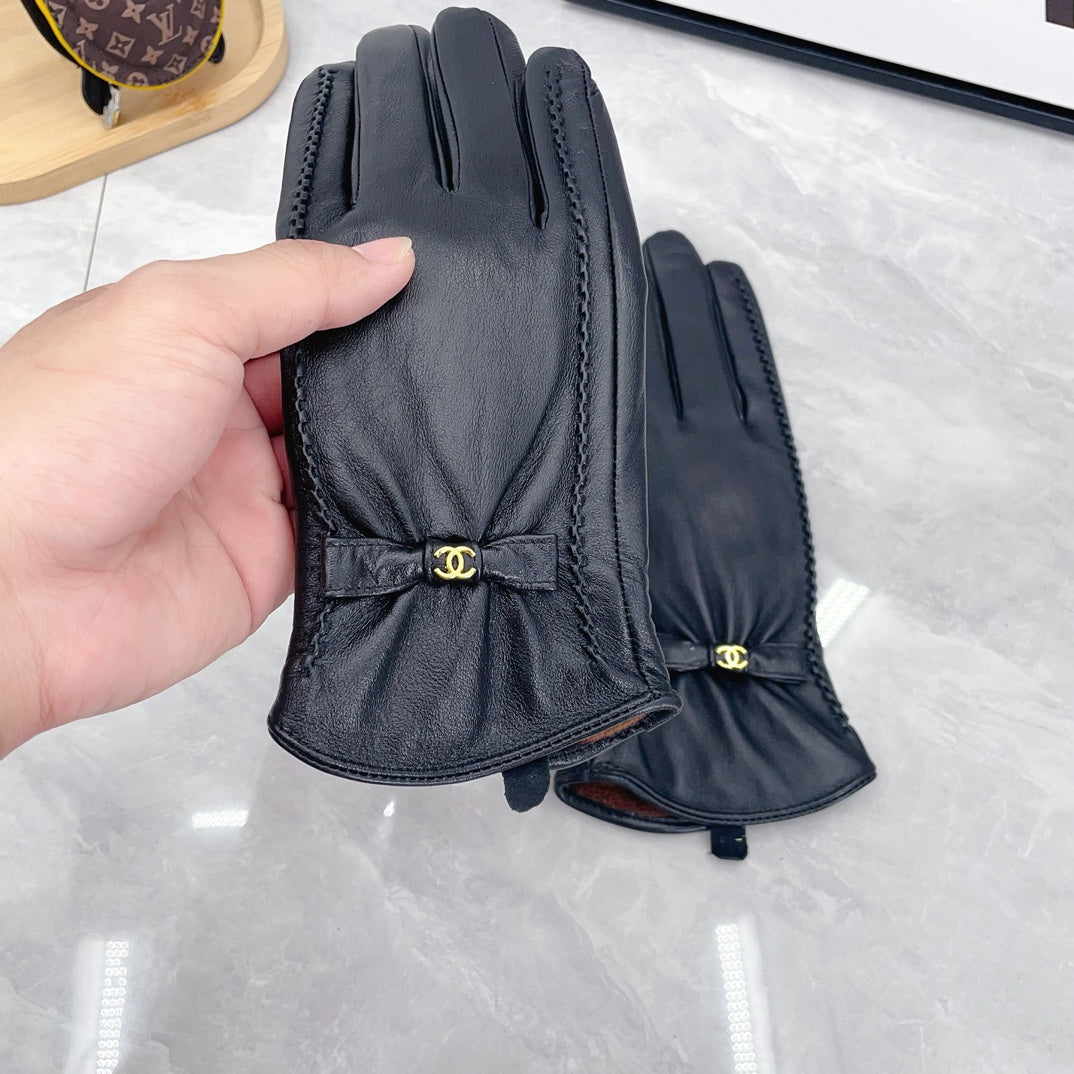 Leather Bow Detail Gloves
