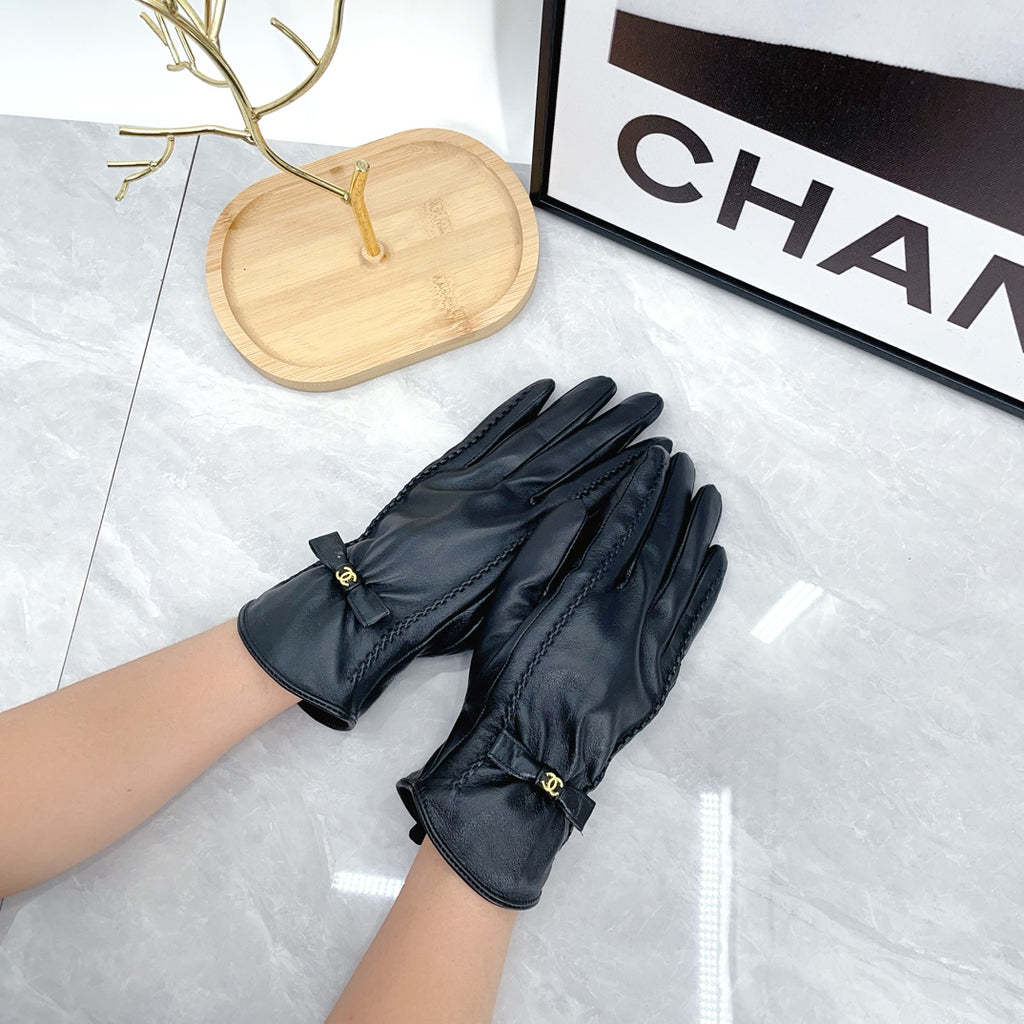 Leather Bow Detail Gloves