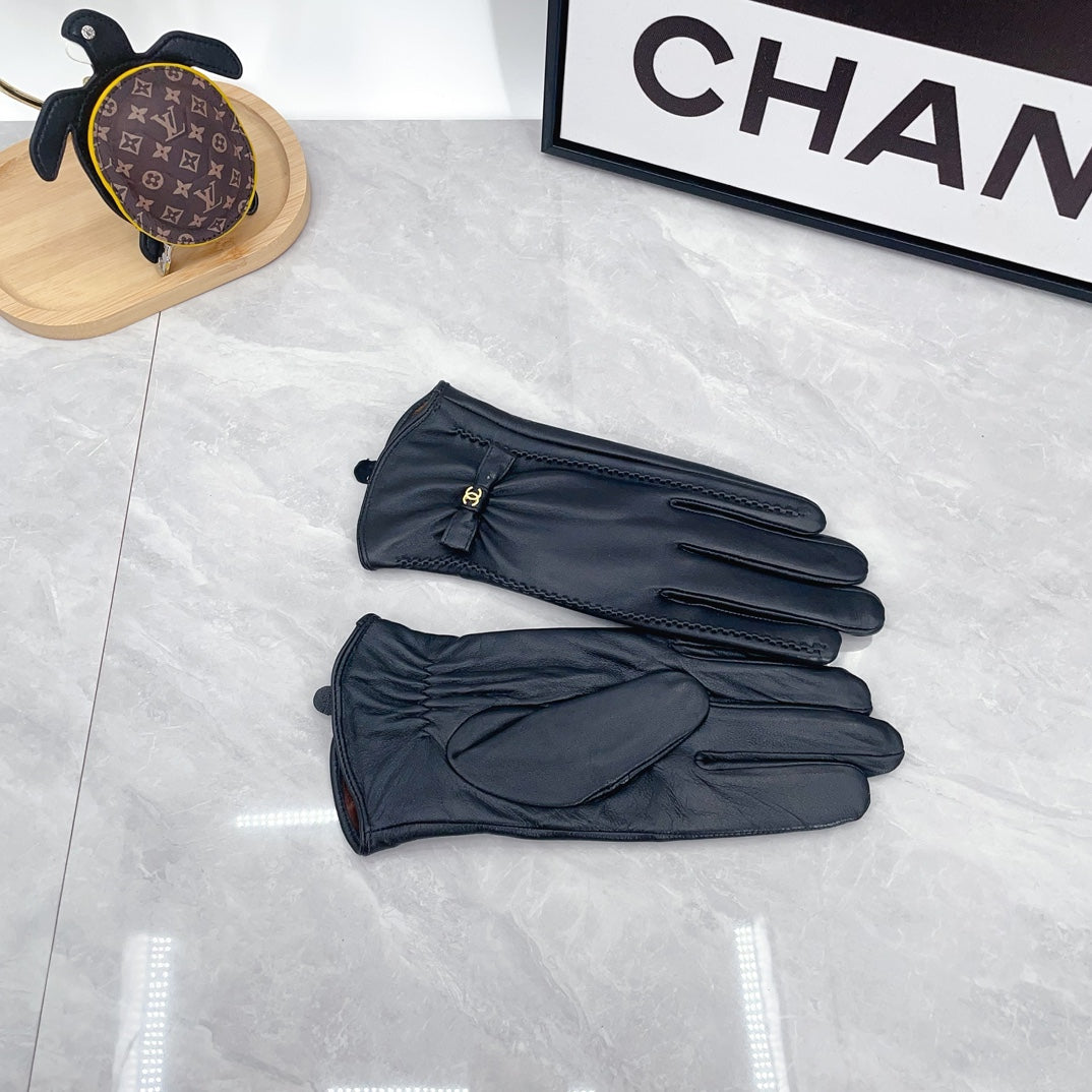 Leather Bow Detail Gloves