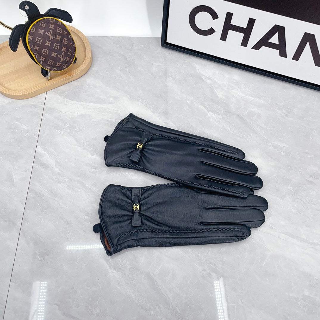 Leather Bow Detail Gloves