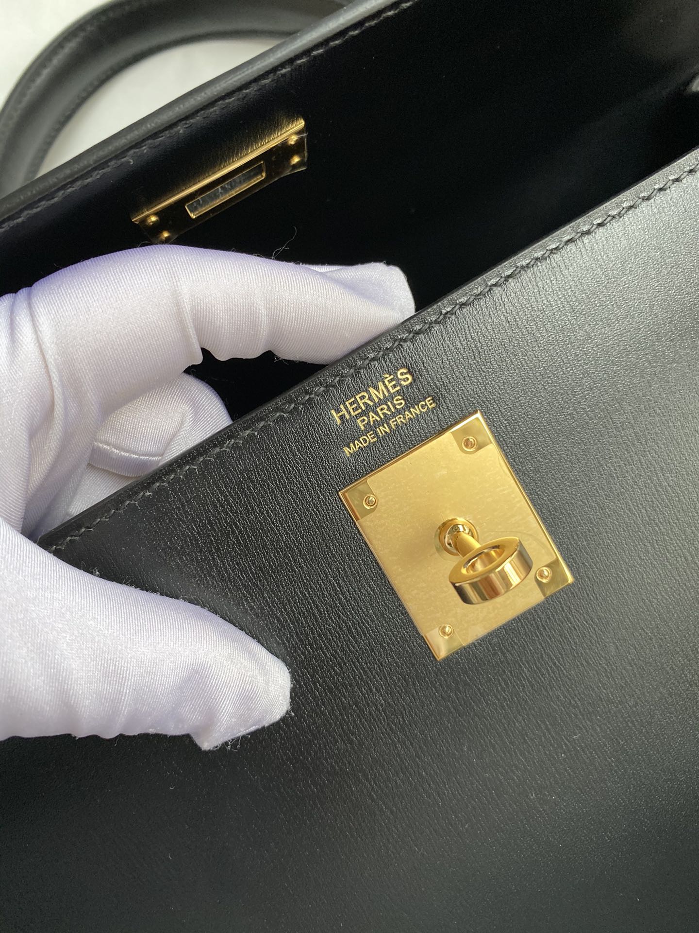 Kelly 32cm Box Leather Handbag