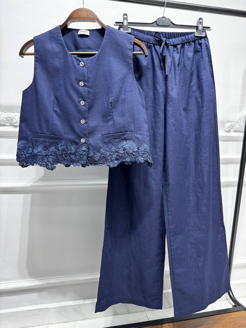 Two-Piece Linen Set with Lace Hem Vest & Wide-Leg Pants