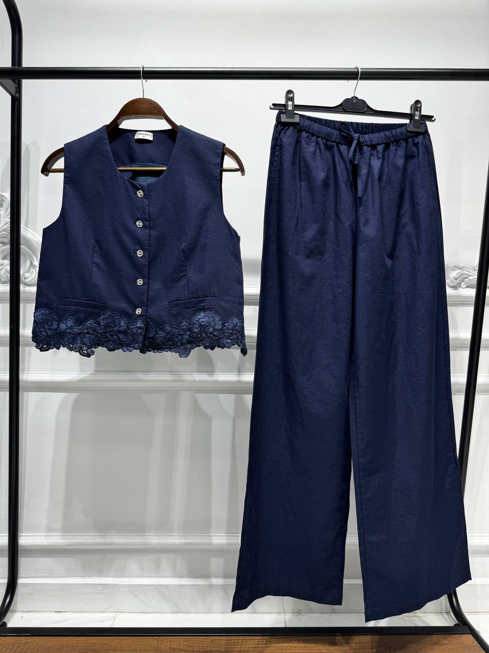 Two-Piece Linen Set with Lace Hem Vest & Wide-Leg Pants