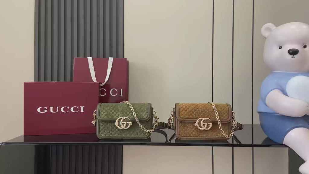 GG Marmont Small Shoulder Bag