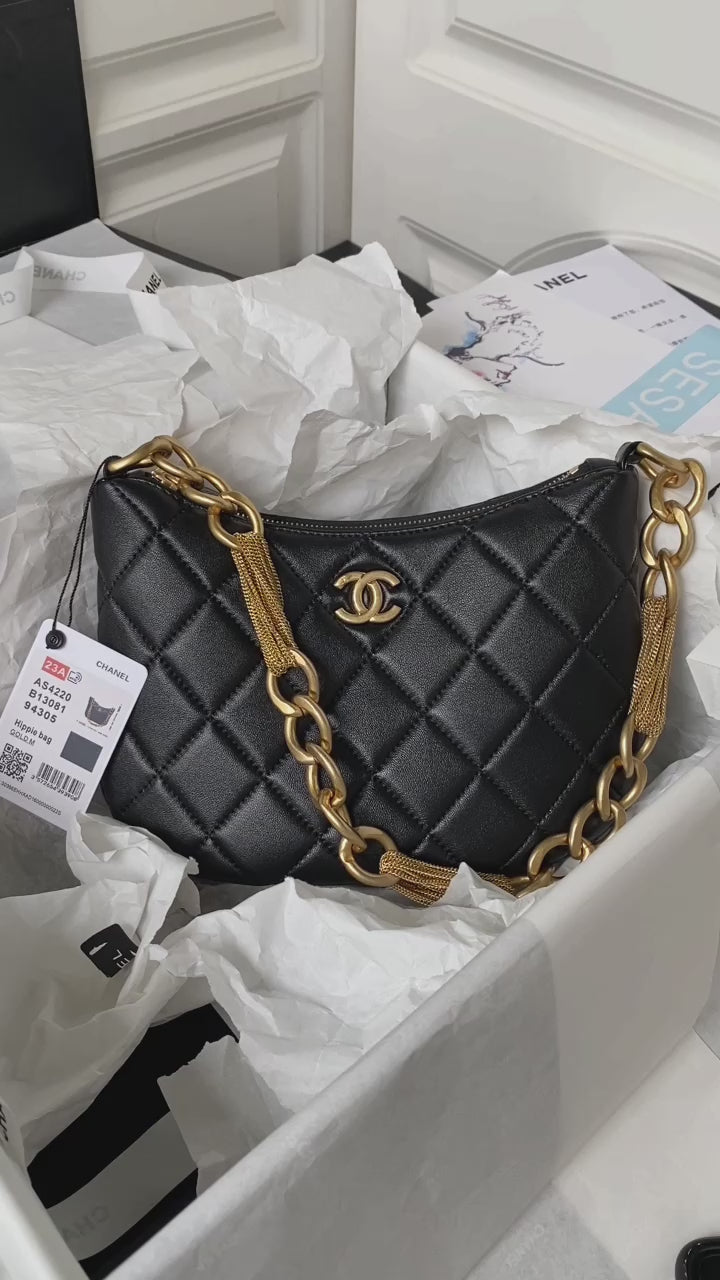 23A Lambskin Quilted CC Chain Hobo Black