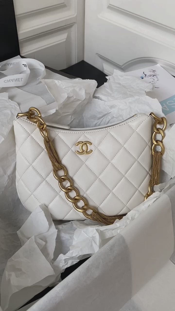 23A Lambskin Quilted CC Chain Hobo